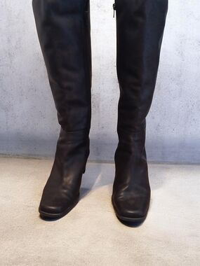 Classic Brown Knee-High Women's Boots